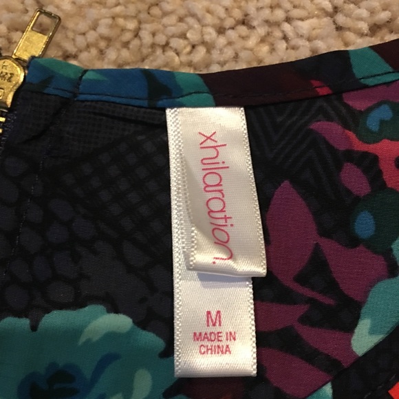 Gorgeous Silky Floral Dress - Picture 3 of 5